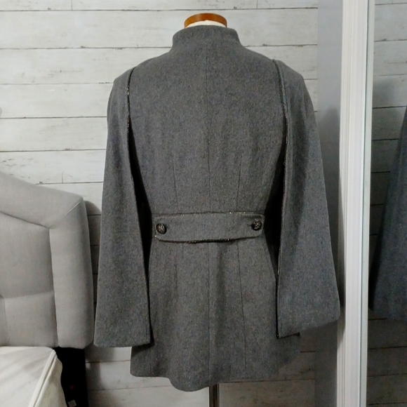 White House Black Market Smoked Pearl Ball Chain-Trim Cape Womens Small - Picture 9 of 11